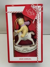 LENOX  2020 Ornament Winnie The Pooh Baby’s 1st Christmas Showcase Whit Box picture
