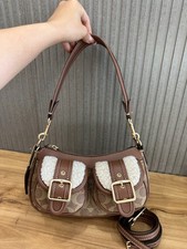 Ashton Baguette Shoulder Bag In Signature Canvas Tan/Natural CY658 Outlet picture