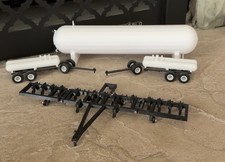 1/64th Scale Nh3 Black Applicator With Tanks, And Storage Tank picture