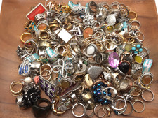 Vintage-Now Costume Fashion Jewelry Rings 125+ Piece Mix Tone Crafters Ring Lot picture