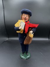 📬 Byers Choice 2002 Postman Caroler picture