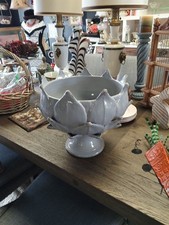 Beautiful Gray Giglio Italy Artichoke Bow 11.5 Inches Tall picture