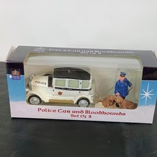 Lemax 2006 Carole Towne Police Car And Bloodhounds 2pc Set In Box picture