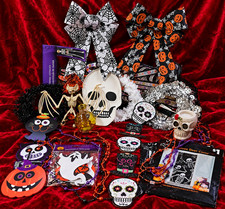 Halloween Mega Party Decor Lot of 33 Skulls Skeletons Garlands Bows Glass NEW picture