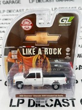 GREENLIGHT 1998 Chevrolet Silverado 3500 4x4 White 1:64 Diecast OBT Exclusive picture