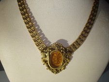 Vtg. SIGNED GOLDETTE NECKLACE REVERSE CARVED INTAGLIO AMBER GLASS CUPID & VENUS picture