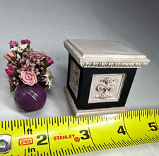Vintage CAMERON 1:12 Dollhouse Pedestal w Floral Arrangement Miniature - #109 picture