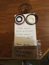 SEAL KIT AN32039 DEERE AN 32039 Hyd Cyl seal kit  FitsHX10,HX14,MX10,MX8 Cutters picture