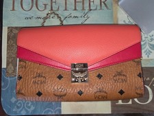 EXCELLENT MCM Tracy Crossbody Med. Purse in Hot Coral & Red with Chain $730 MSRP picture