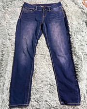 Maurices Women’s Tapered Dark Wash Blue Denim Jeans M Stretch 5-Pocket picture