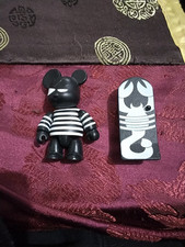 TOY2R QEE BLACK SKATER MOUSE 2.5” SUPER RARE 2002 VERY EARLY TOY2R picture