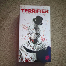 Trick or Treat Studios Terrifier Art the Clown 1:6 Scale Figure Signed picture