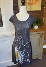 Desigual Short-Sleeve Graphic Dress in Charcoal (Size L) picture