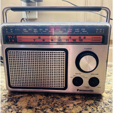 Vintage Panasonic RF-1104 AM/FM TV Sound Portable Radio AC Battery Tested Japan picture