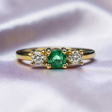 Vintage 10K Gold Colombian Emerald Diamond Ring Three Stone Trilogy Ring Size 8 picture