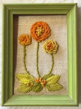 1970 Crewel Yarn Flower Floral Bouquet Boho Green Wood Frame Wall Art 5.5 X 7.5 picture