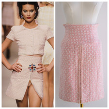 Chanel Vintage Spring/Summer 1995 95P Barbie Pink Tweed Mini Skirt picture