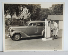 2nd 1930s Photo Gilbarco GILBERT BARKER Gas Pump refueling vintage car  10 x 8