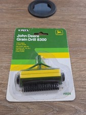 Ertl 1991 1/64 scale John Deere Grain drill 8300 diecast  sealed    picture