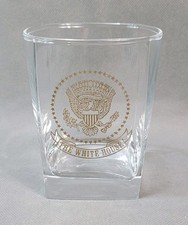 Vintage UNITED STATES Seal THE WHITE HOUSE Goldtone WHISKEY TUMBLER Glass picture