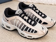 Nike Woman Air Max Tailwind IV Low Top Lace-Up Cushioned Sneakers White picture