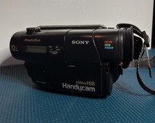 Sony CCD-TR500 Hi8 Handycam with two battery’s,remote and charger picture
