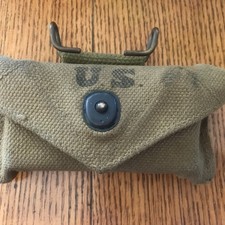 Original WW2 US Army First Aid pouch Lee 1941 W/ Carlisle Tin ? picture