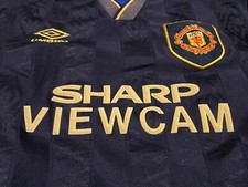 VINTAGE 1993-95 MANCHESTER UNITED XL SHIRT AND SHORTS picture