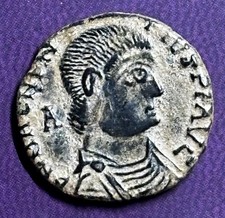 Emperor Magnentius AD 350-353 Roman Imperial  AE3 Centoninialis two Victories VF picture