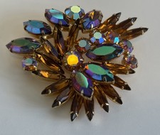 Signed WEISS Smoky Topaz AB Rhinestone Floral Spray Brooch Gold Tone Vintage picture
