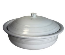 Fiesta HLC USA Covered Casserole w/ Lid 1980s-90s White 2 Qt picture