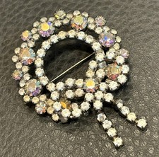 VTG Crystal Aurora Borealis & Frosted Rhinestone Crystal Wreath Pin Brooch 2” picture