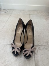 Fabulous Stunning VALENTINO Garavani BLACK PATENT LEATHER BOW PUMPS Size 36.5 US picture