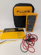 Fluke 233/A Remote Display Automotive Digital Multimeter Kit picture