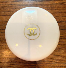 Vintage CHANEL No 5 Bath Powder Vanity Box 8 Oz Gold CC Puff EMPTY picture