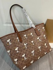 NWT  Coach x Peanuts CBJ89 City Tote Bag Signature Coated Canvas Snoopy Outlet picture