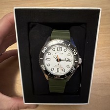Citizen Eco-Drive Diver 200m Quartz White Dial Green Rubber Strap Date picture