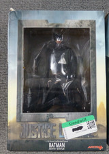 Justice League Movie Batman ARTFX+ Kotobukiya 1/10 Scale Statue (Damaged Box) picture