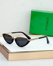 Bottega Veneta BV1346S Fashion Cat Eye Sunglasses Black Gold Women’s picture