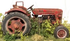 Weathered Universal Hobbies 1/43 O Scale 1964 McCormick Barn Find Tractor picture