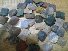 CHERT GUN FLINTS 1/4 LB BAG 5/8-3/4 : SIZE FACTORY SECONDS APX 35 to 40 FLINTS picture