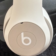Beats Studio Pro by Dr. Dre Wireless Bluetooth picture