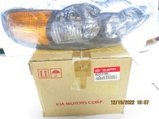 Genuine Kia OEM 0K2SR51040C Driver Side Headlight Assembly picture