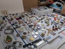 MASSIVE Lot Of Vintage JEWELRY Over 100 Pieces, Comes With Plastic Case ~ #327 picture