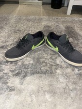 Nike Gray Low Top Skateboarding Shoes Green Swoosh Men's US 11 picture