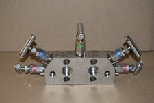 Rosemount C305131124-0000 Transmitter Manifold 6092psi picture