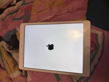 Lot of 2 Apple iPad Generation 8 and iPhone SE 2020 picture