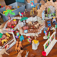 Playmobil Large City Zoo (Set 6634)  Lots And Lots Of Extras picture