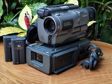 470159 Sony CCD-TR1 Camcorder NTSC Tested w/ Charger & Station picture