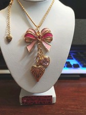 NEW-- Betsey Johnson Pink Bow With Twin Hearts Necklace picture